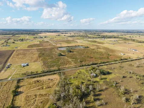 7017 County Road 100 Boling TX 77420