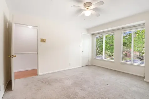 6332 Chevy Chase Drive 16 Houston TX 77057