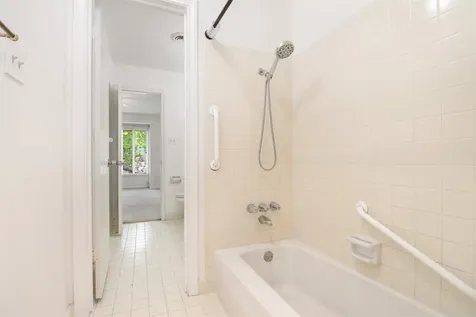 6332 Chevy Chase Drive 16 Houston TX 77057