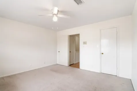 6332 Chevy Chase Drive 16 Houston TX 77057