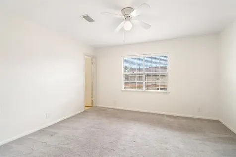 6332 Chevy Chase Drive 16 Houston TX 77057