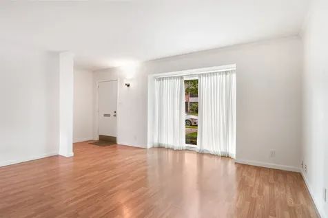 6332 Chevy Chase Drive 16 Houston TX 77057