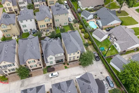 10602 Enclave Shadows Court Houston TX 77043