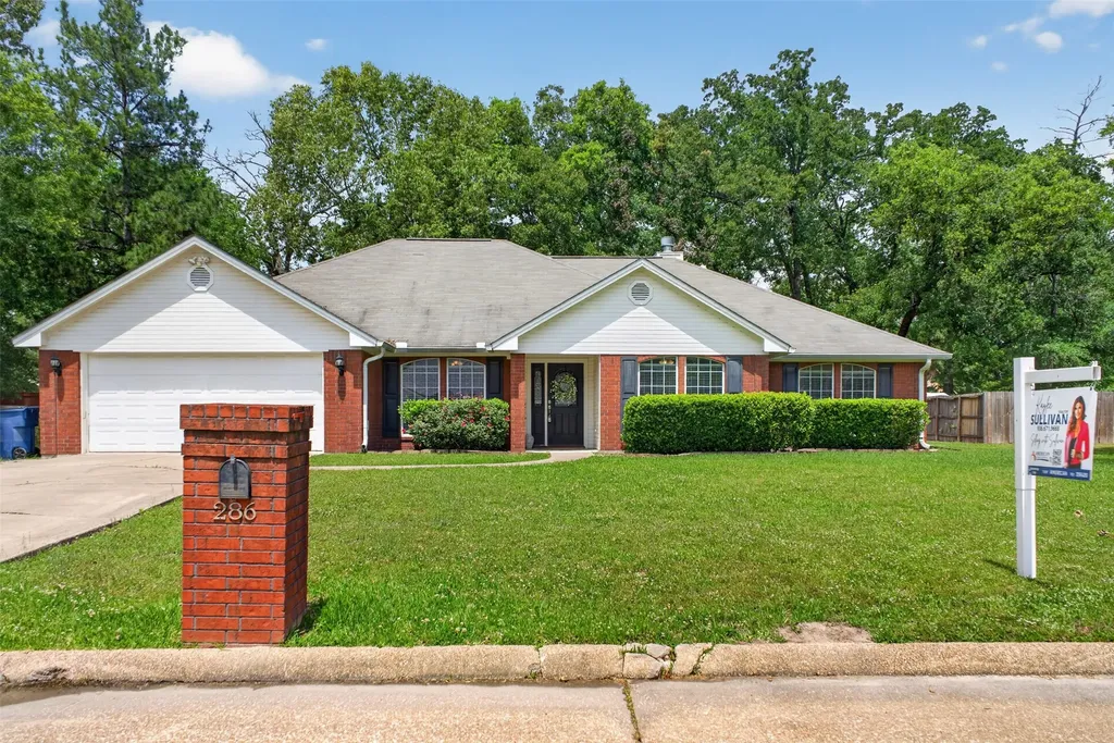 286 Hunters Glen Drive Hudson TX 75904