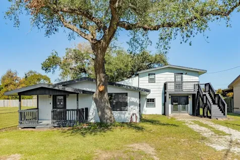640 Whitten Street Clute TX 77531
