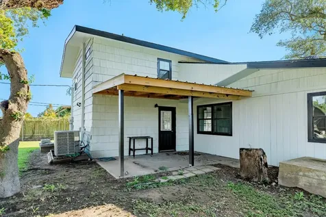 640 Whitten Street Clute TX 77531
