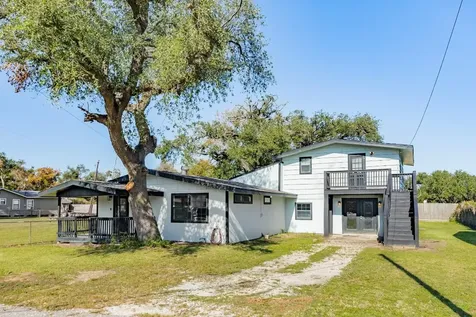 640 Whitten Street Clute TX 77531