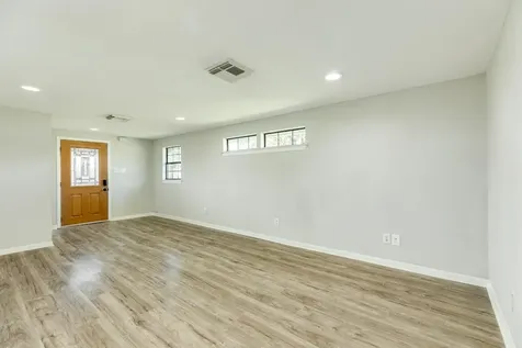 640 Whitten Street Clute TX 77531