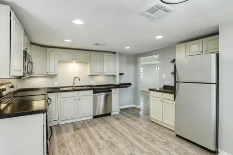 640 Whitten Street Clute TX 77531