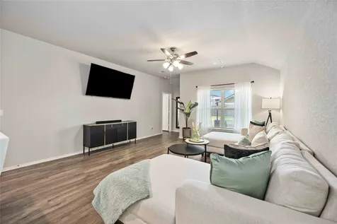10527 Meadow Saffron Drive Houston TX 77016