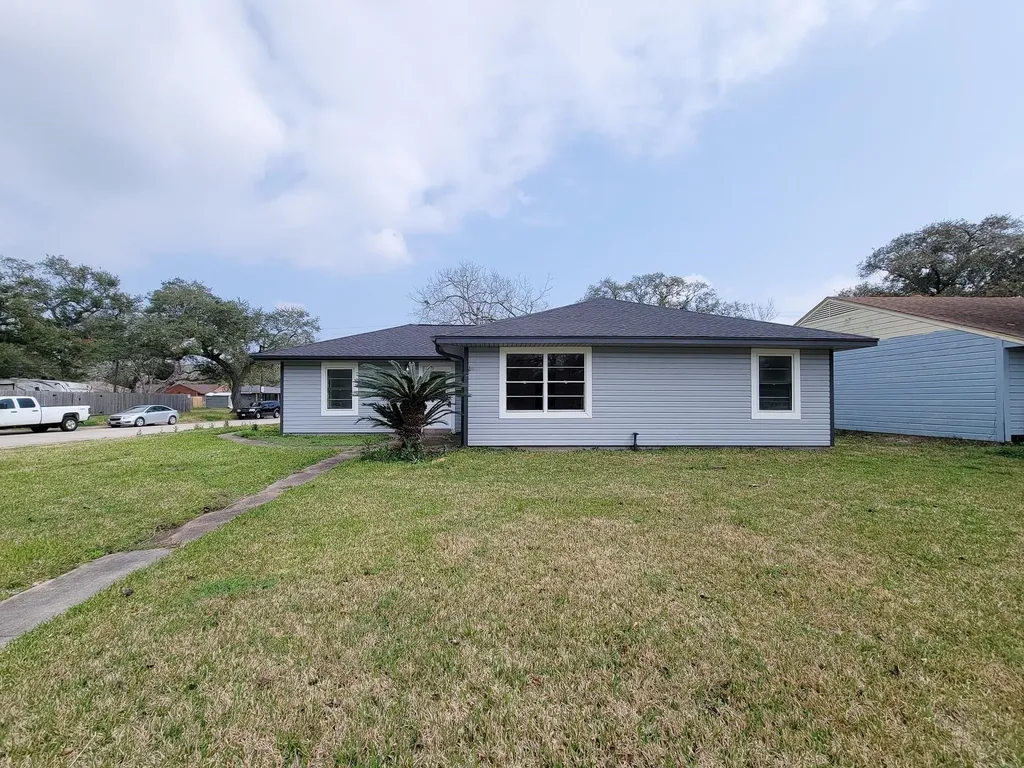 301 Cypress Street Lake Jackson TX 77566