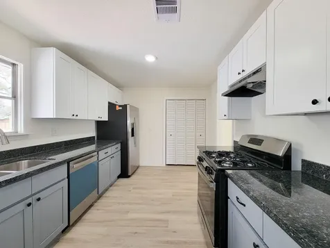 301 Cypress Street Lake Jackson TX 77566