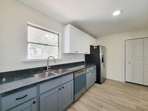 301 Cypress Street Lake Jackson TX 77566