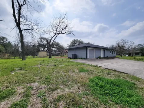 301 Cypress Street Lake Jackson TX 77566