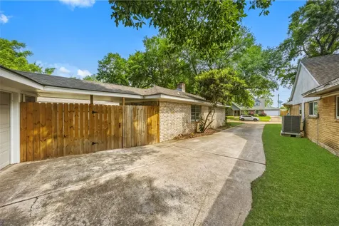 1103 Baymeadow Drive Houston TX 77062