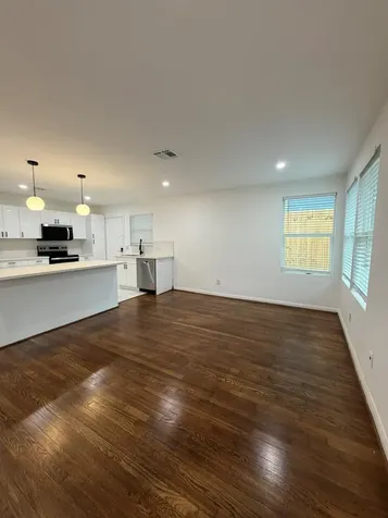 1972 W Mckinney Street Houston TX 77019