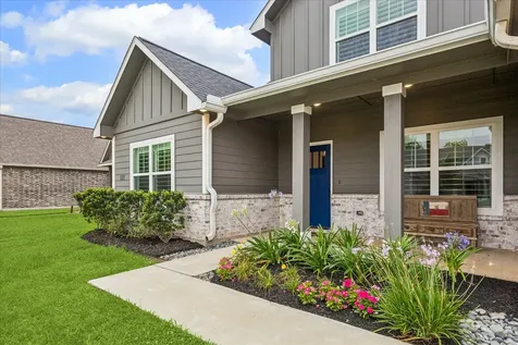 111 Creekside Lane Lake Jackson TX 77566