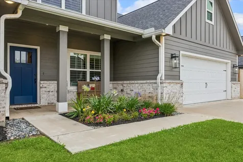 111 Creekside Lane Lake Jackson TX 77566
