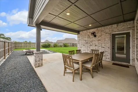 111 Creekside Lane Lake Jackson TX 77566