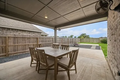 111 Creekside Lane Lake Jackson TX 77566