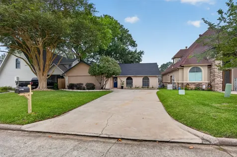 5046 Pleasure Lake Drive Willis TX 77318
