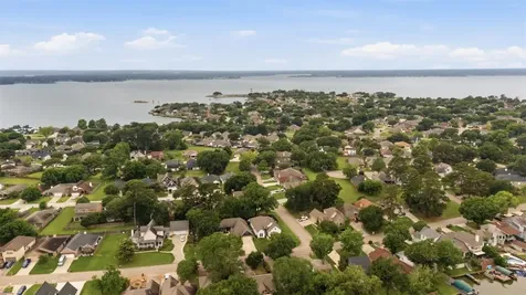 5046 Pleasure Lake Drive Willis TX 77318