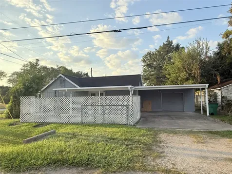 127 N Erskine Street Angleton TX 77515