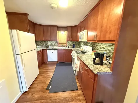 127 N Erskine Street Angleton TX 77515