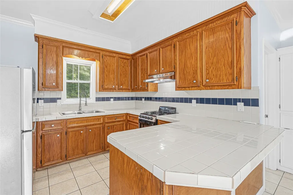 7839 Goode Street B Houston TX 77012