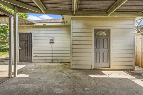 7839 Goode Street B Houston TX 77012