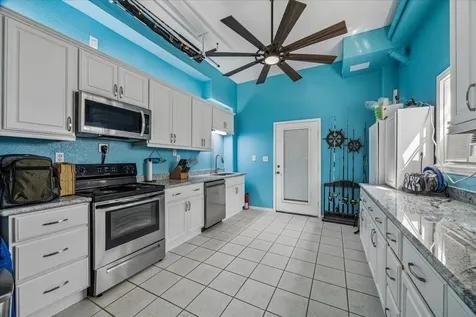 209 Bora Bora Drive Tiki Island TX 77554