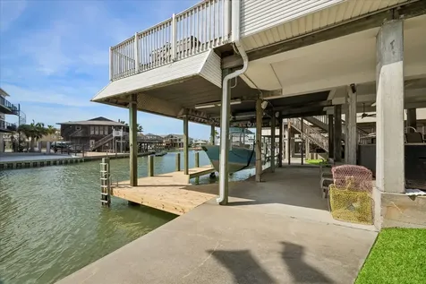 209 Bora Bora Drive Tiki Island TX 77554