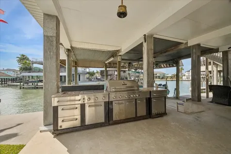 209 Bora Bora Drive Tiki Island TX 77554