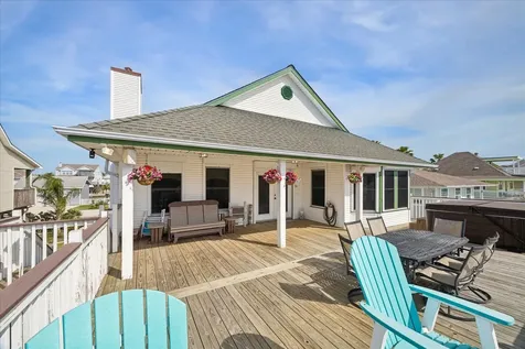209 Bora Bora Drive Tiki Island TX 77554