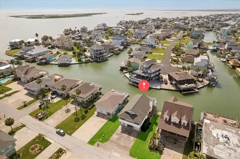 209 Bora Bora Drive Tiki Island TX 77554