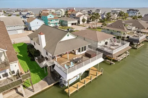 209 Bora Bora Drive Tiki Island TX 77554