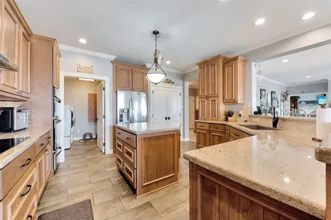 1522 Windsong Way Tiki Island TX 77554