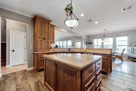 1522 Windsong Way Tiki Island TX 77554