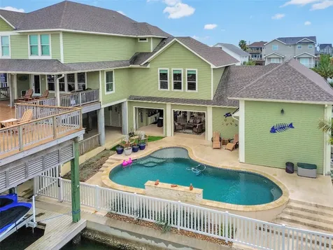 1522 Windsong Way Tiki Island TX 77554