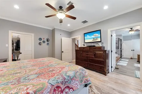 1522 Windsong Way Tiki Island TX 77554