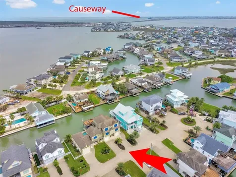 1522 Windsong Way Tiki Island TX 77554