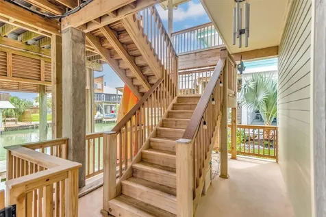 1522 Windsong Way Tiki Island TX 77554