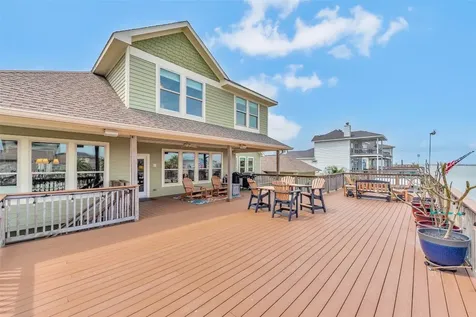 1522 Windsong Way Tiki Island TX 77554