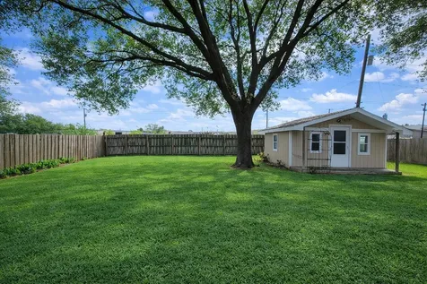 805 Bormann Street Brenham TX 77833