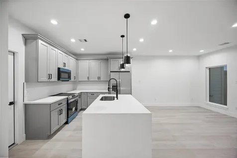 8218 Lawler Street B Houston TX 77051
