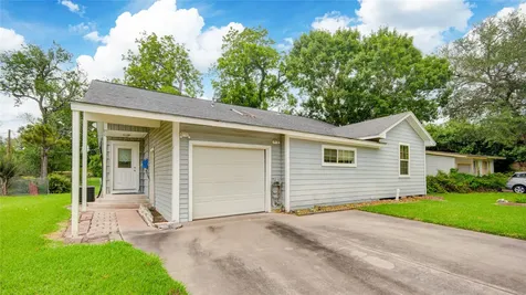 117 Camellia Street Lake Jackson TX 77566