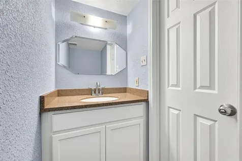 6370 Creekbend Drive 55 Houston TX 77096