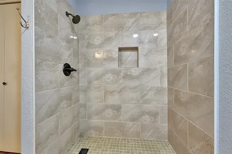 6370 Creekbend Drive 55 Houston TX 77096