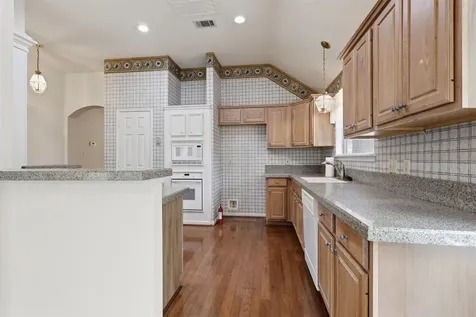 10707 Crestfield Court Houston TX 77070