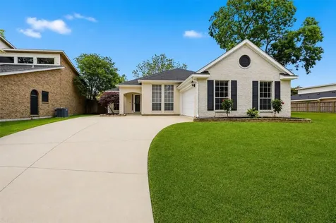 10707 Crestfield Court Houston TX 77070
